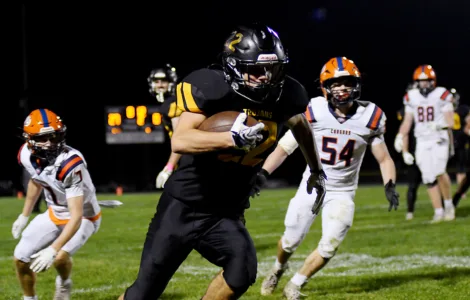 Trojans declaw Cougars in first round